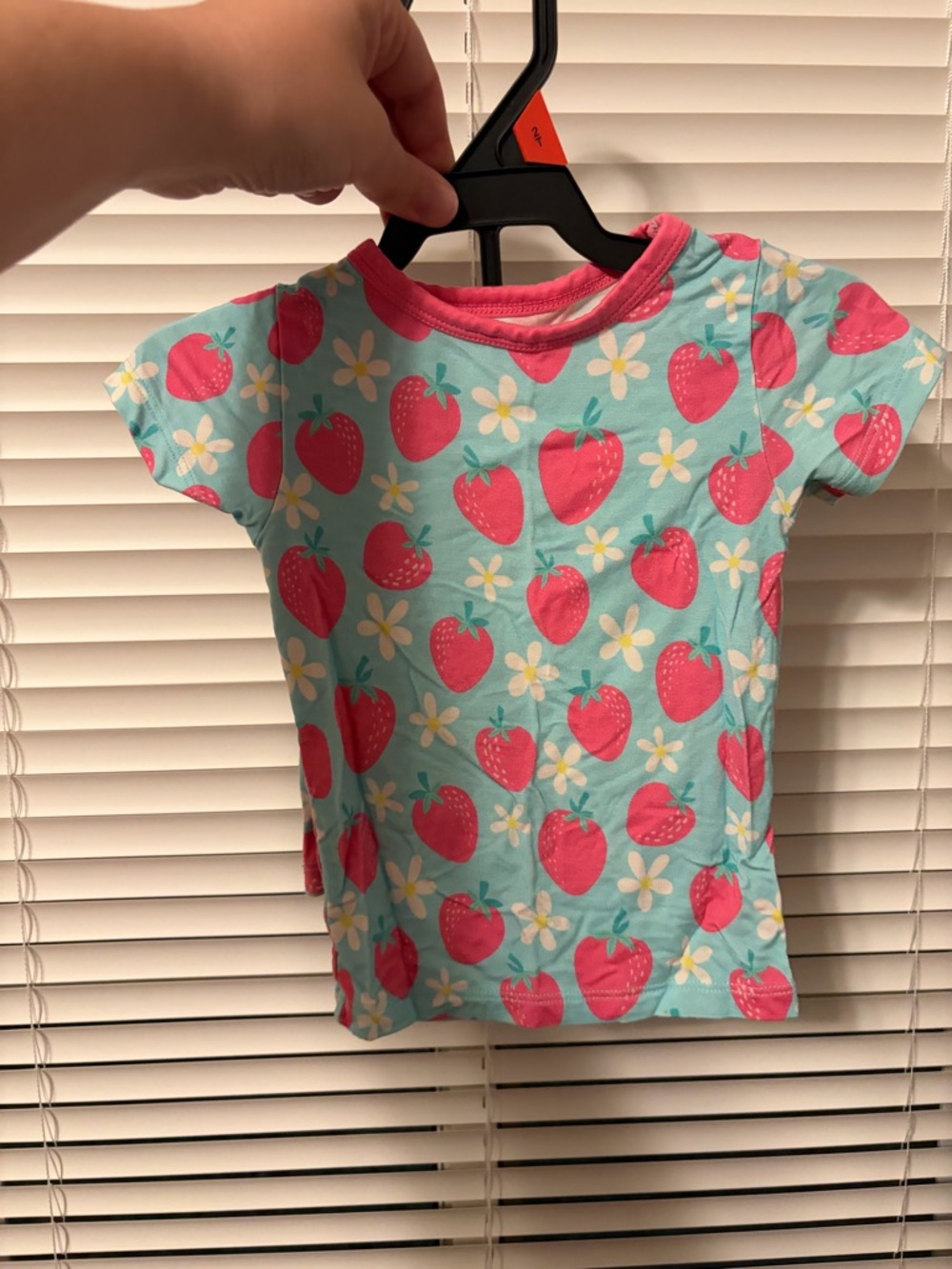 Birdie bean baby girls strawberry short sleeve/shorts pajama set 6-12months